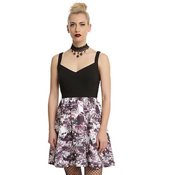 Hot Topic Dresses & Skirts - Hot Topic raven and branch dress